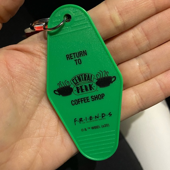 Central Perk ☕️ FRIENDS Keychain Double Sided Dual Hotel Key Ring Lanyard Tag - Picture 3 of 5